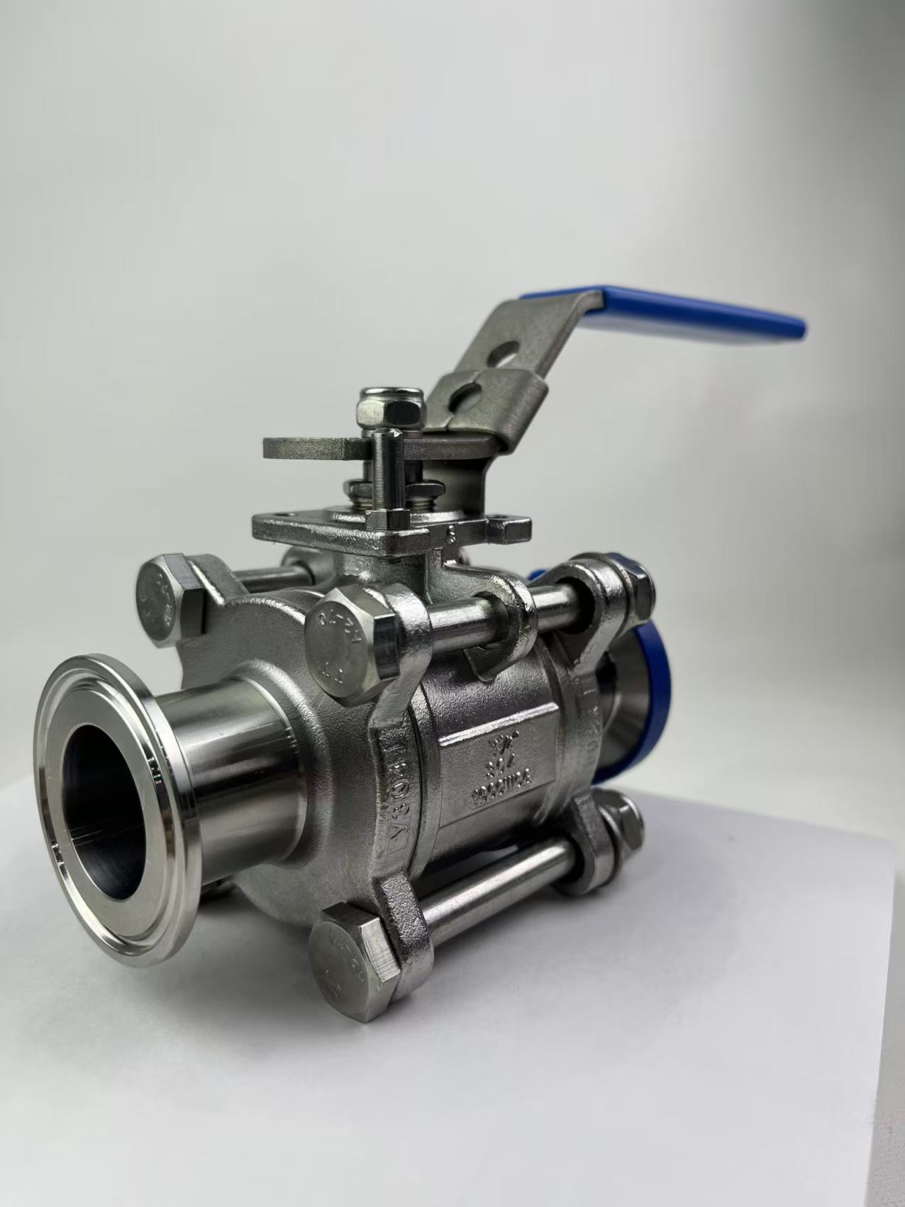 Sanitary Clamp SS 3PC Ball Valve with Mounting Pad 