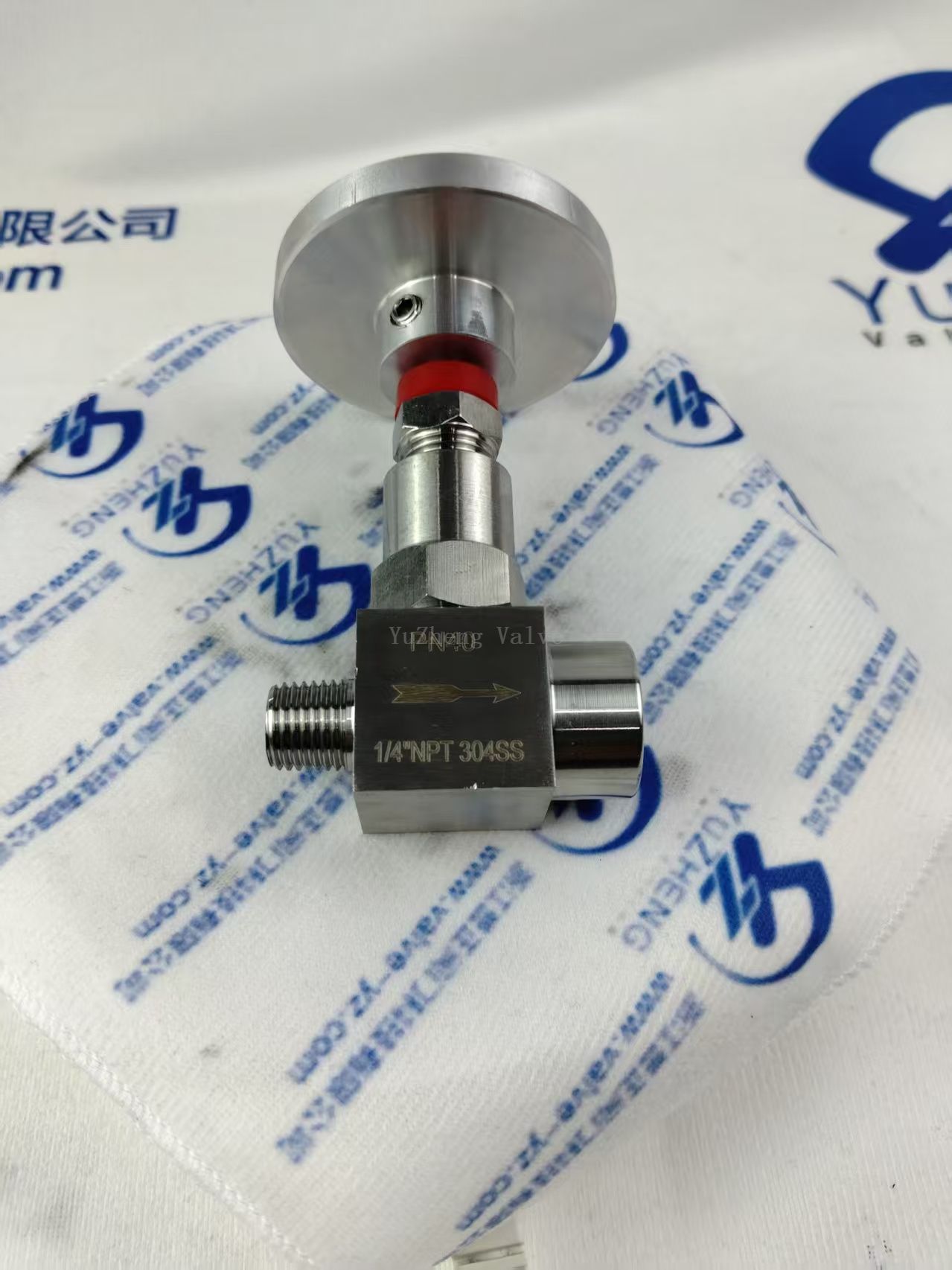 Internal and external thread needle valve