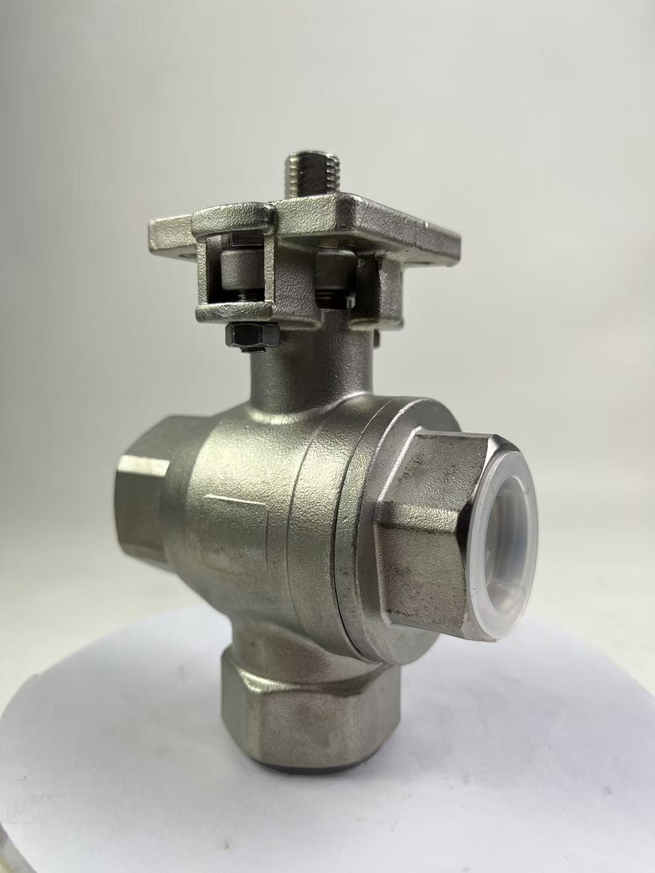 Stainless Steel Threaded Tee Vertical L-type Ball Valve with Mounting Pad